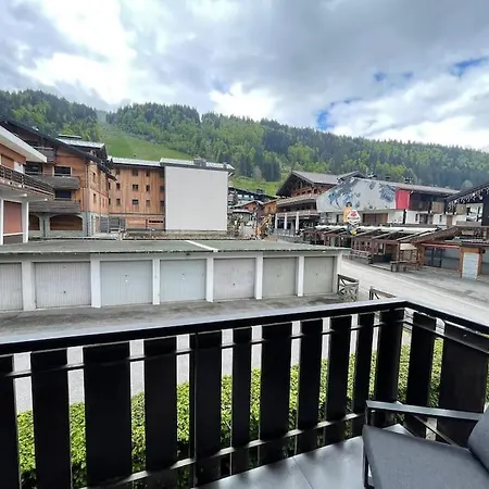 1st Floor In With Private Garage Morzine